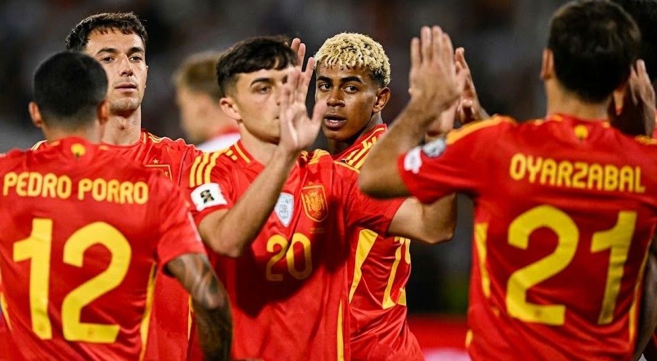 Spain makes attacking changes, aims for first World Cup win versus stubborn Saudi Arabia.