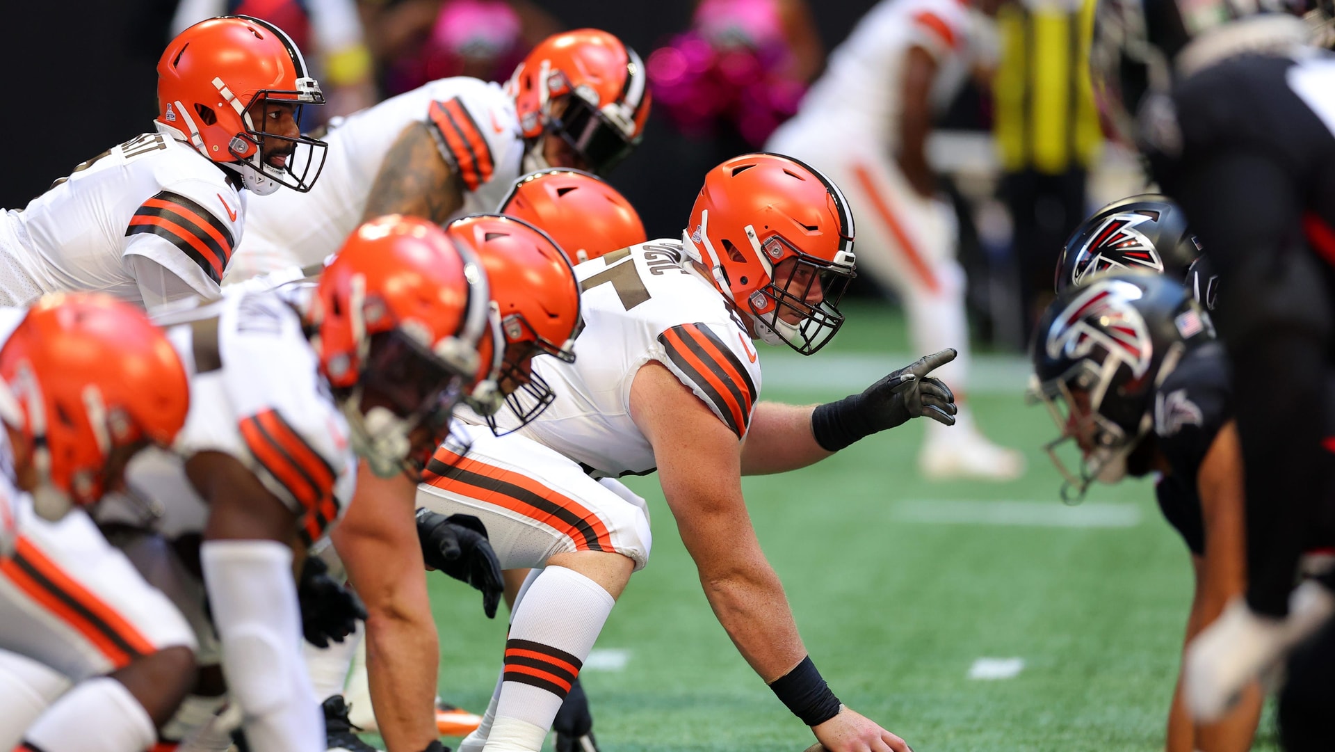 Baltimore Ravens Sign Veteran Center Ethan Pocic, Bolstering Offensive Line After Draft Misses